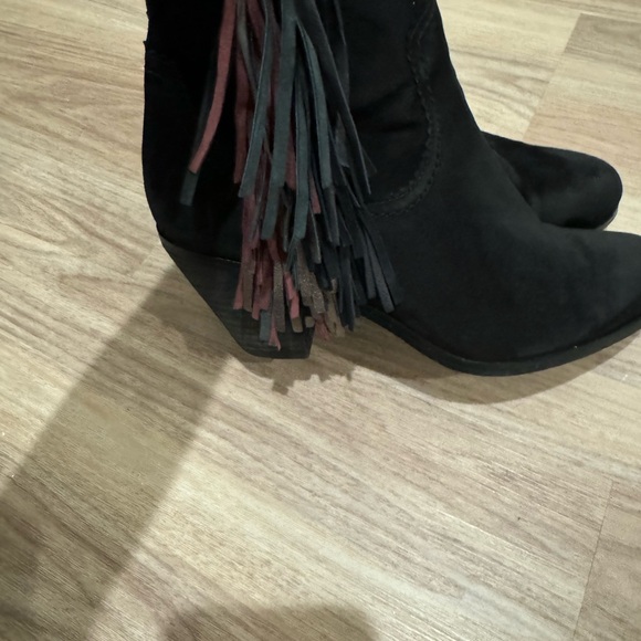Sam Edelman Suede Fringe booties. - Picture 6 of 9
